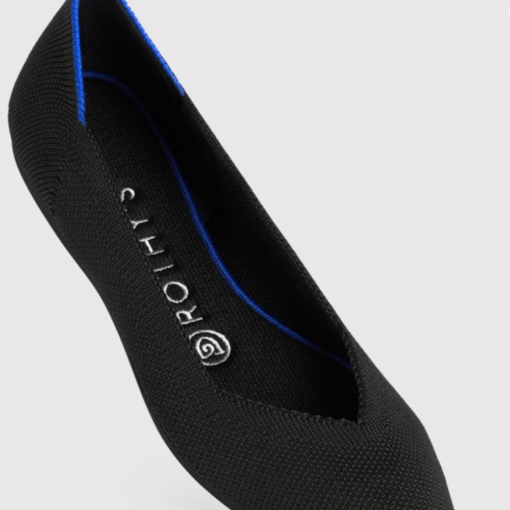 Rothys Pointed flats black size 7.5